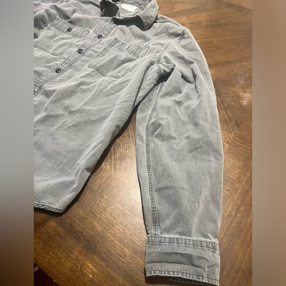 Old Navy bottom up shirt - Picture 3 of 4